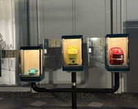 NTTパビリオン近くに設置される　日が落ちるとボンヤリ輝き目に留まりやすい