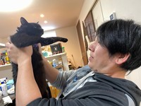 愛情たっぷり、ししまるくんと暮らす西村さん