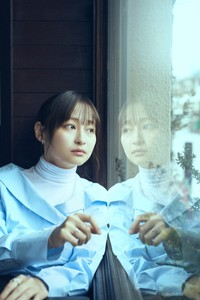 影山優佳『影まで愛して』／撮影 神藤剛　(C)マガジンハウス