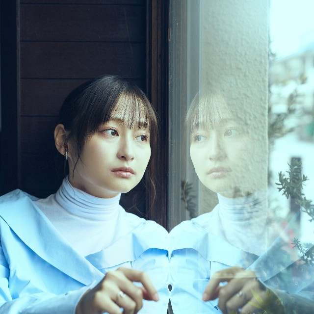 影山優佳『影まで愛して』／撮影 神藤剛　(C)マガジンハウス