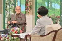 6日放送の「徹子の部屋」に出演する斉藤暁（左）と司会の黒柳徹子＝テレビ朝日提供