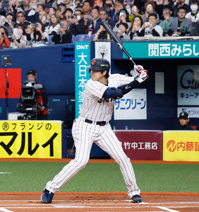 オリックスとの強化試合で「２番・指名打者」として１回の打席に立つＷＢＣ日本代表の大谷翔平