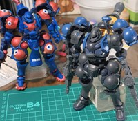 ミャクミャクザクと黒サフ（提供：がんばすさんさん）