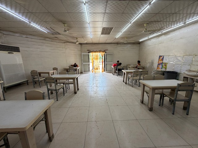 スマートフォンの窃盗被害に遭ったマダンの食堂／石川貴也さん（@LWITBR1906）提供