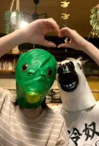 これがホントの「仮面」夫婦！？（画像提供：鈴木何某さん）