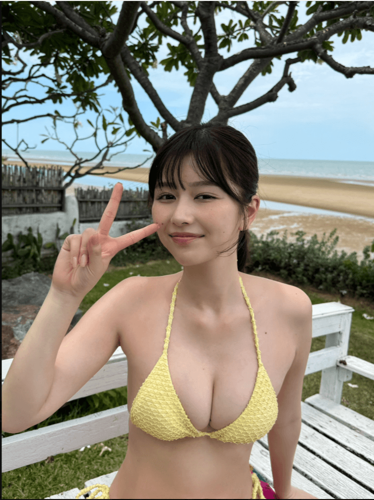 「FLASH」（26年9月8日発売号）に登場した冴木柚葉のオフショット　本人のX（@yuzuha_saeki）より