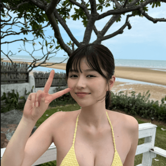 「FLASH」（26年9月8日発売号）に登場した冴木柚葉のオフショット　本人のX（@yuzuha_saeki）より