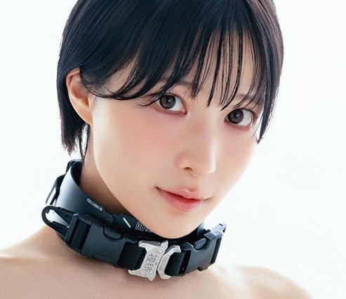 『えちえち装甲女子写真集』（玄光社）より