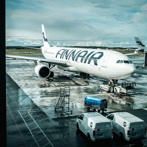 やさしさとぬくもりに満ちた、心安らぐ時間を過ごせるフィンエアー。北欧の旅が機内から始まる。