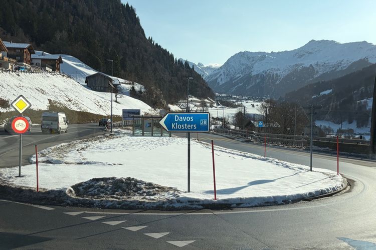ダボスの町の入り口