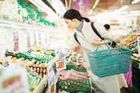 4人家族の1ヶ月の食費は「3万円～5万円未満」に回答が集まりました　※画像はイメージです（One/stock.adobe.com）