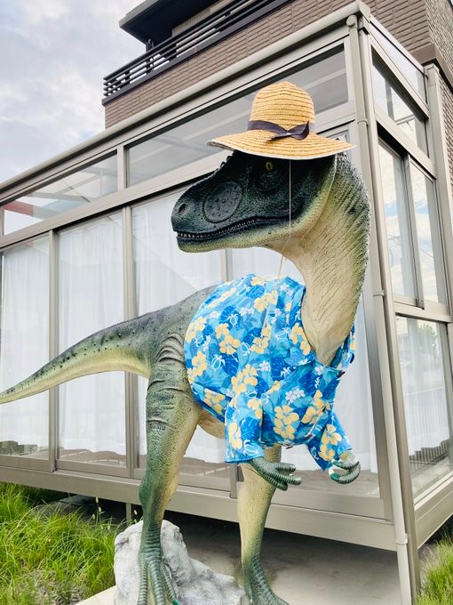 アロハシャツもばっちり着こなす、“アロ”サウルスだけに／魚の目（Lv.35）さん（@uonome5150）提供