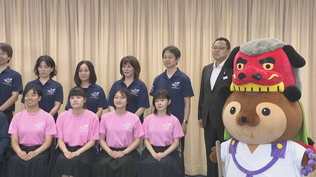 「かがわ総文祭」終え、運営に携わった生徒らが高松市長に報告