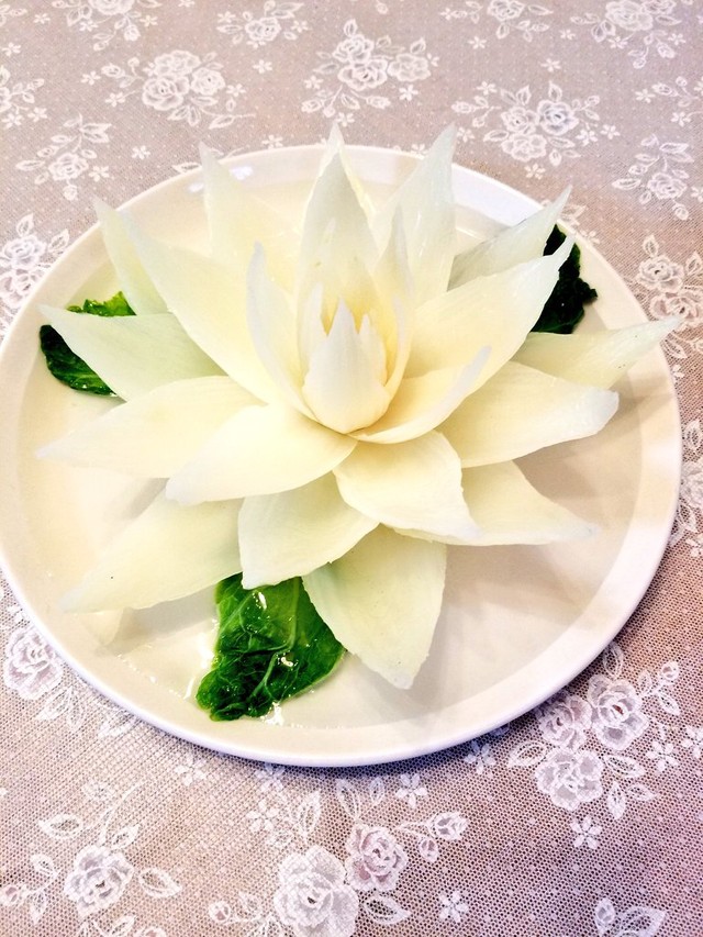 蓮の花のように開花しました！（画像提供／かいわれ＠I'm a very delicious sproutさん）