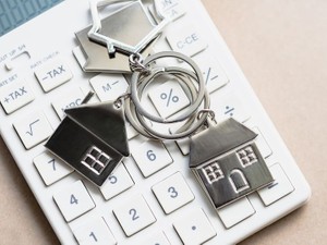 アパート経営にはどんな税金がかかる？ 節税する方法と注意点を解説