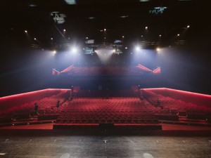 仮面の下で笑っていた裏方はステージへ。3年経ち心を開いた最愛の友