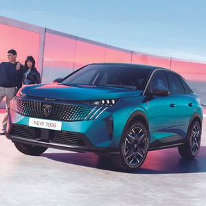 PEUGEOT 3008 HYBRID（プジョー 3008 ハイブリッド）【「旅」を美しく彩るクルマは、「人生」を変えてしまう魔法を持つ。】