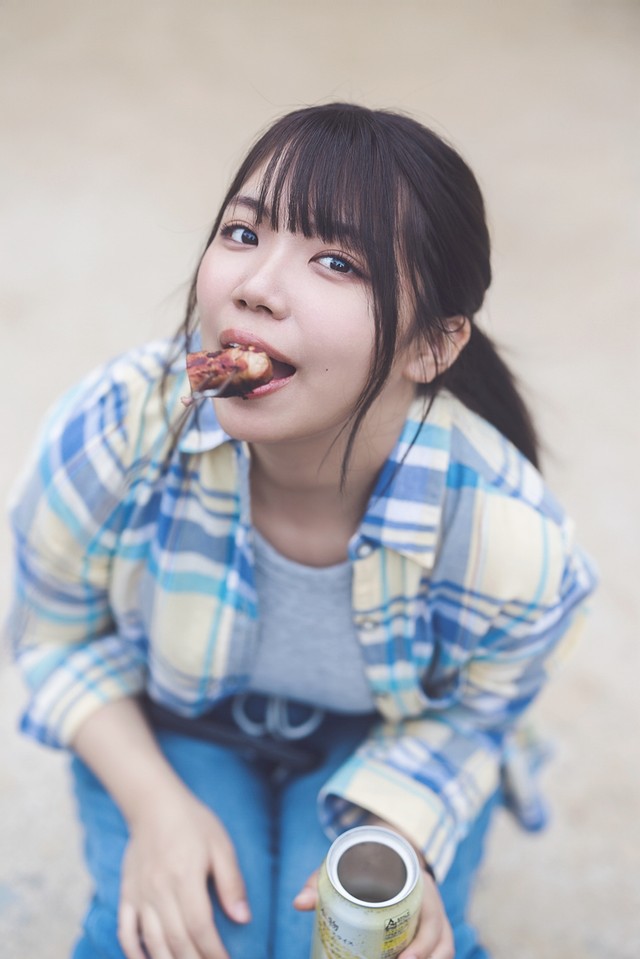たにりか（谷梨花）の1stデジタル写真集「週末ふたりキャンプ」より＝撮影・藤本和典