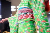 ファッションショーで披露されたパレスチナ刺繡帯=2025年5月、東京都渋谷区、小山幸佑撮影