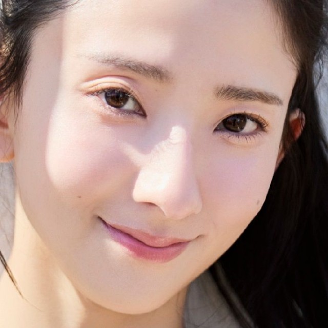 AOI(C)光文社／週刊FLASH 写真◎佐々木大輔（SIGNO）