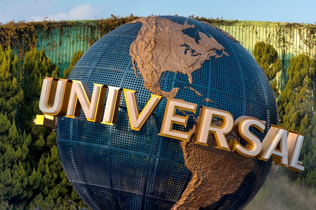 レジャー施設の「チケット代値上げ」前年から倍増　※画像はイメージです（Savvapanf Photo ©/stock.adobe.com）