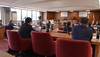 １２月定例会に出席する宮津市議ら。特別委員会では市民の声を聴きながら、定数と報酬のあり方を検討している（宮津市議会）

