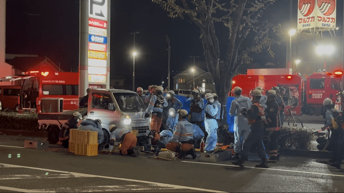 軽トラックとバイクが事故（高松市西ハゼ町　22日午後7時20分ごろ）