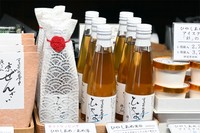 ひやしあめは、麦芽飴と生姜のシンプルな味わい。添加物は入っていません