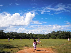 メキシコのマッチョ文化をかっ飛ばす　先住民女性のソフトボールチームがいま熱い