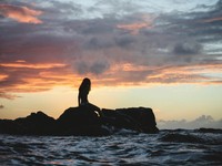 自分のためのランジェリーは、何気ない道もランウェイに変えてくれる