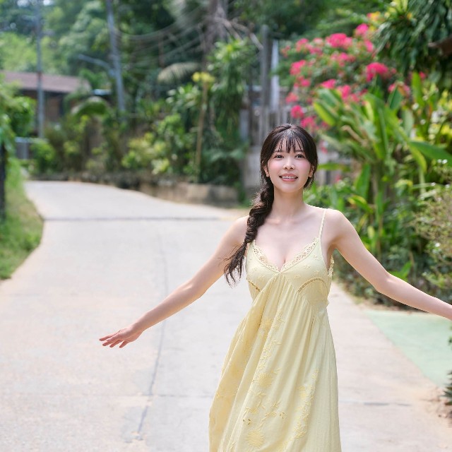 七瀬ななデジタル写真集「もっとみつめて。」© 中村和孝／集英社