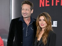 デイヴィッド・ドゥカヴニーとモニーク・ペンドルベリー