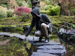 「笑顔の私」は、こっそり部屋で傷つけた。1年中、長袖が手放せない