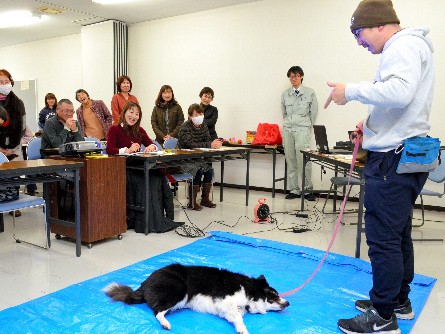 愛犬を最後まで飼うために……コツやルール、マナーなど学ぶ教室