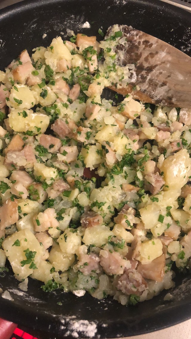 パセリ、細いネギ、小麦粉（提供：お菓子作り お嬢様さん）