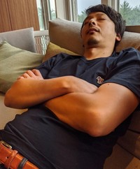 数年前のたくましい寝相だった頃（提供：@asu.mzkさん）
