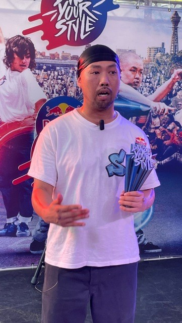 優勝を手にしたGUCCHONさん