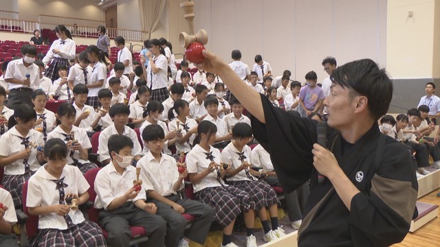 藤井中学校　丸亀市新浜町