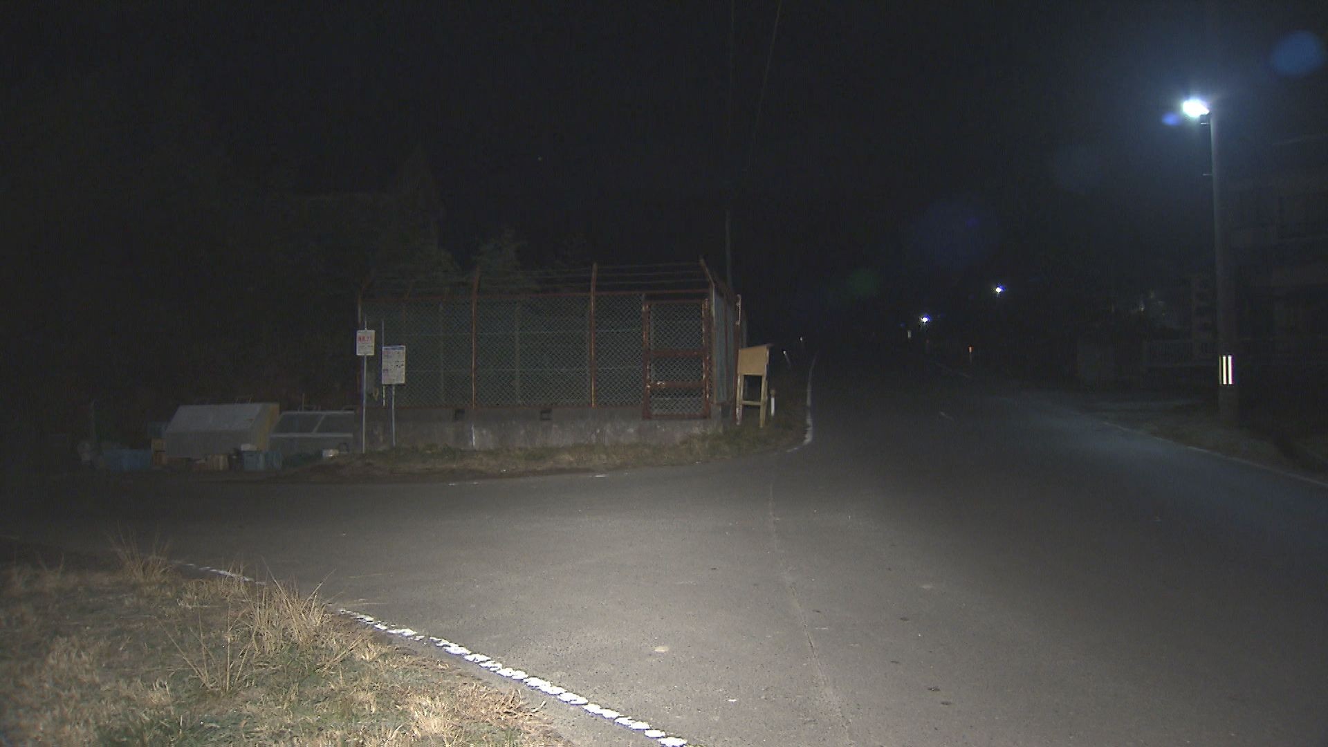 宮城・大郷町で軽トラックが防火水槽に衝突　助手席の９６歳男性死亡