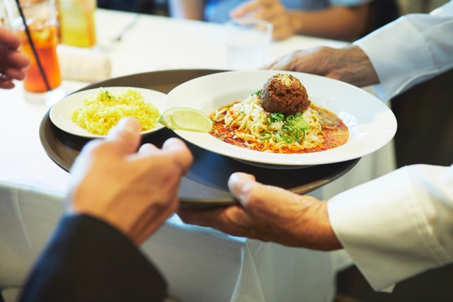 「注文をまちがえる料理店」の汁なし担々麺　photo©️森嶋夕貴（D-CORD）