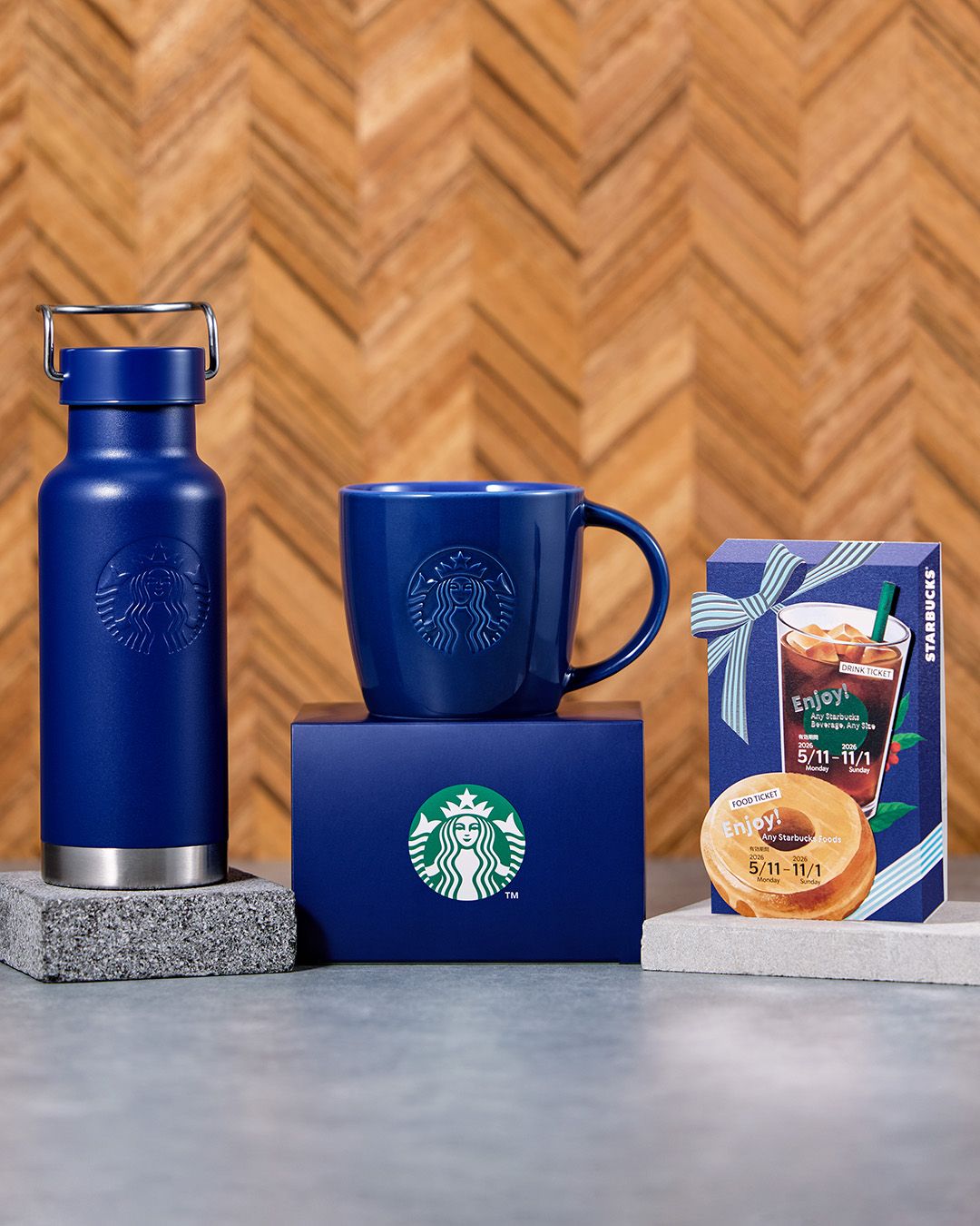 スタバタンブラー（新品未使用） スタバ新作】「珍しい！」と話題の“ネイビー＆モノトーン”のタンブラー