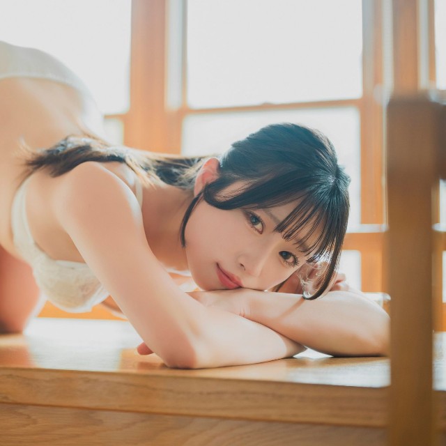 越智あいりデジタル写真集「かわいいひと。」