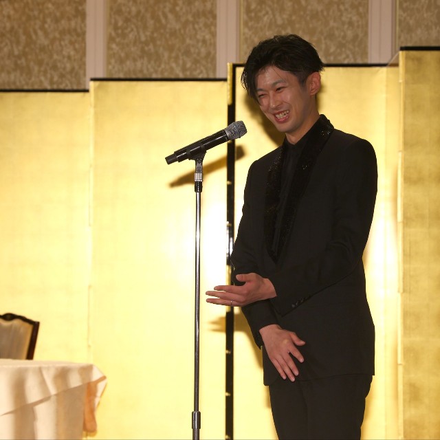 父・玉袋筋太郎とのエピソードを披露し息子の赤江晃宏さん＝東京・明治記念館