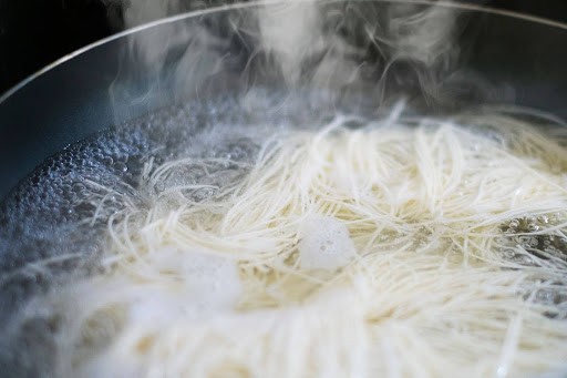 そうめんのゆで方のコツは？※画像はイメージです（Nii Koo Nyan/stock.adobe.com）