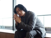 井浦新さん「全てはコンプレックスから始まった」