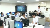 小学校の教員がプログラミングの基礎を学ぶ　来年度からの必修化を前に研修会　岡山市