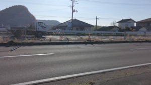 【速報】国道４号で警ら中のパトカーが中央分離帯に衝突　 警察官２人けが　宮城・白石市