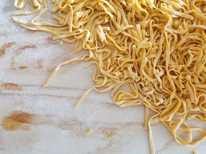 初めての海外で食べたカルボナーラは、口にした瞬間に衝撃が走った