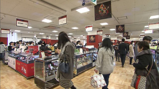 バレンタイン前のと・く・べ・つ　世界中のチョコがデパートに集結　高松市