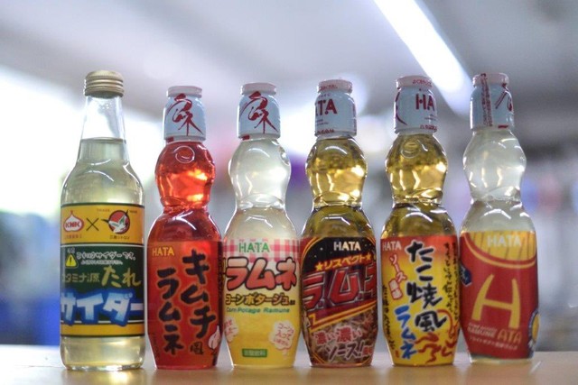 変わり種のラムネやサイダーも（提供：立山サンダーバード）